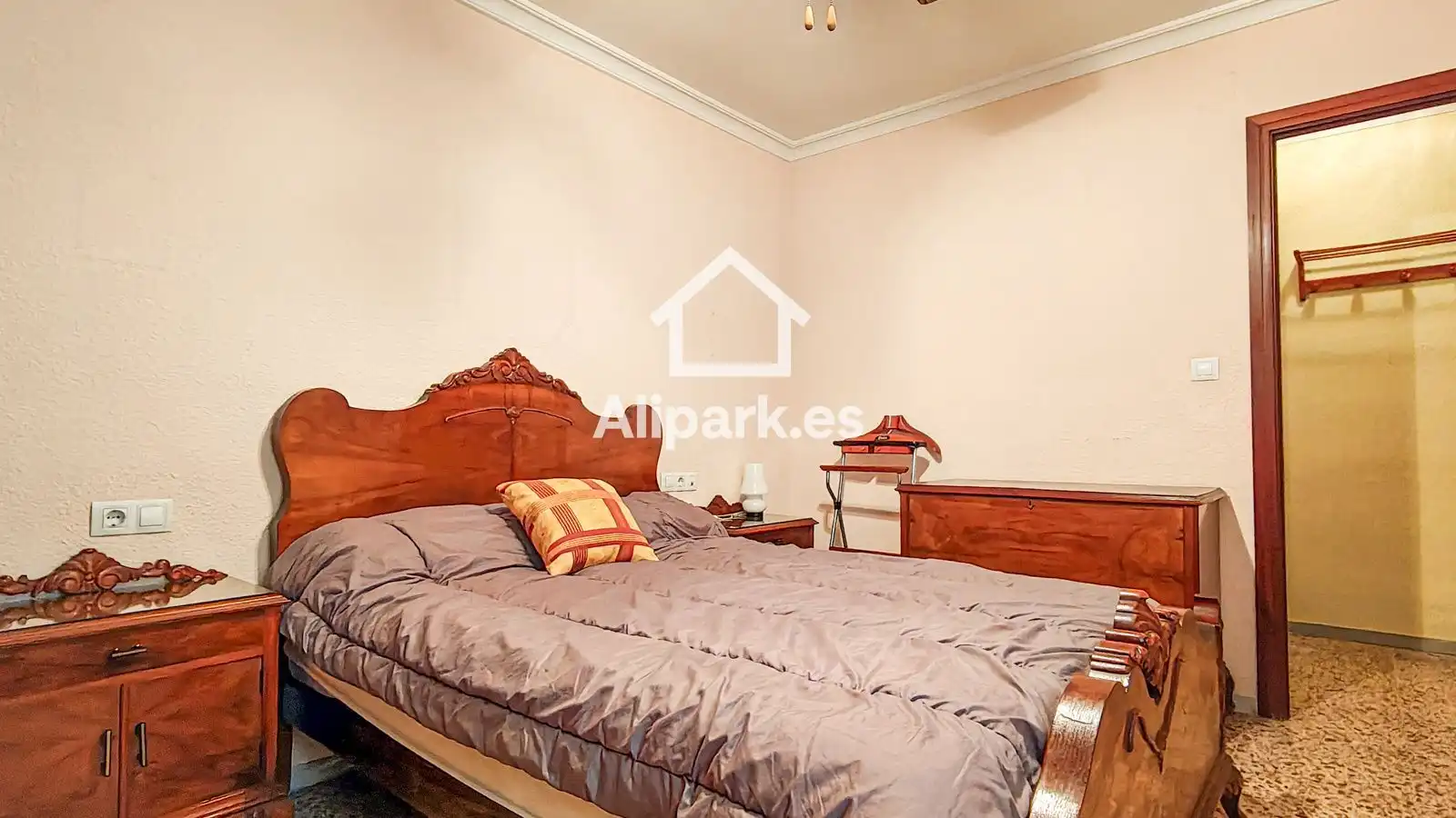 Habitación de Piso en venta en Alicante / Alacant con Aire acondicionado, Calefacción y Amueblado