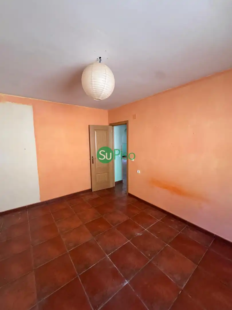 Dormitori de Casa o xalet en venda en San Martín de Valdeiglesias amb Jardí privat