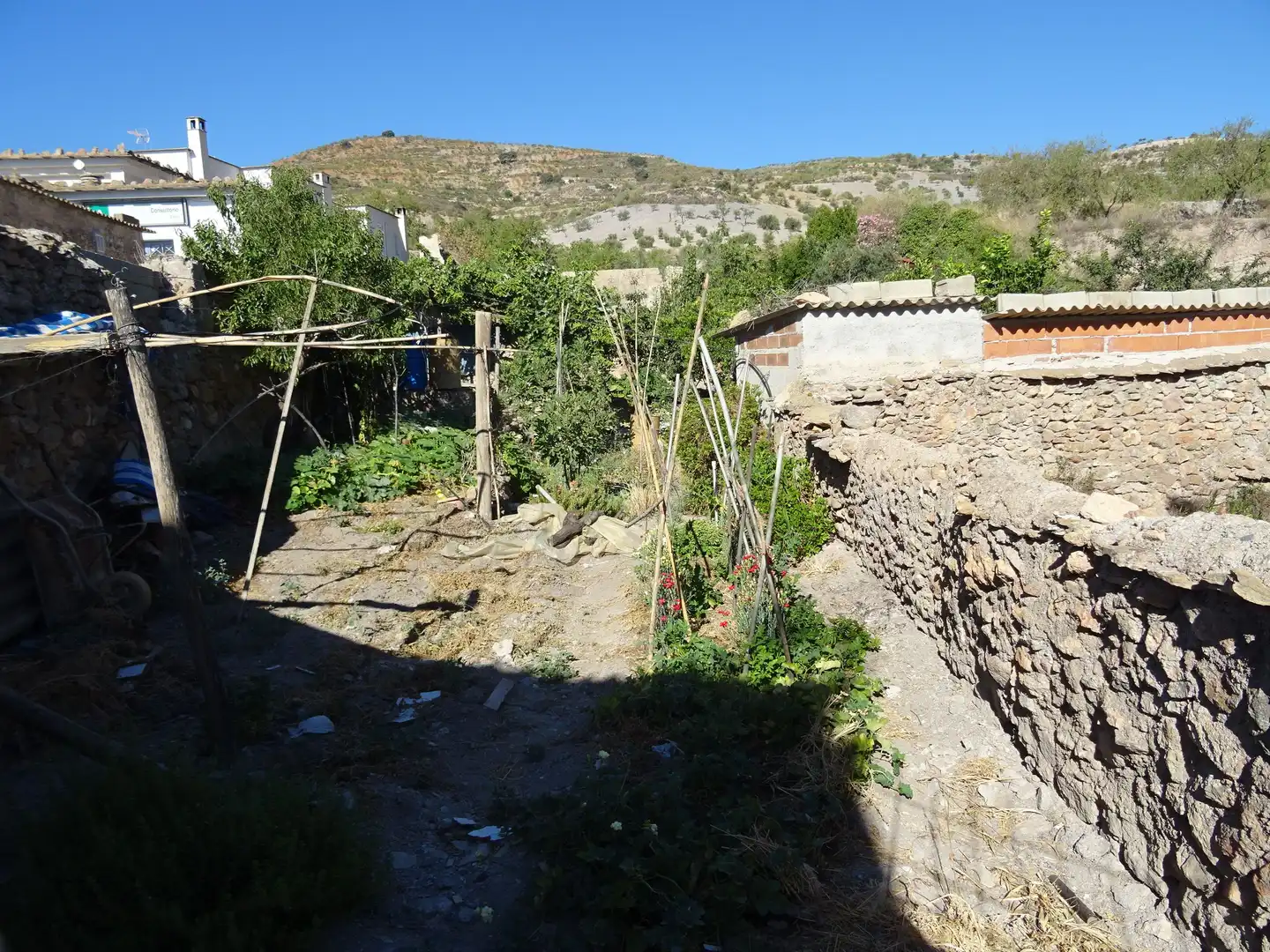 Casa adosada en venta en Turón con Jardín privado, Terraza y Amueblado