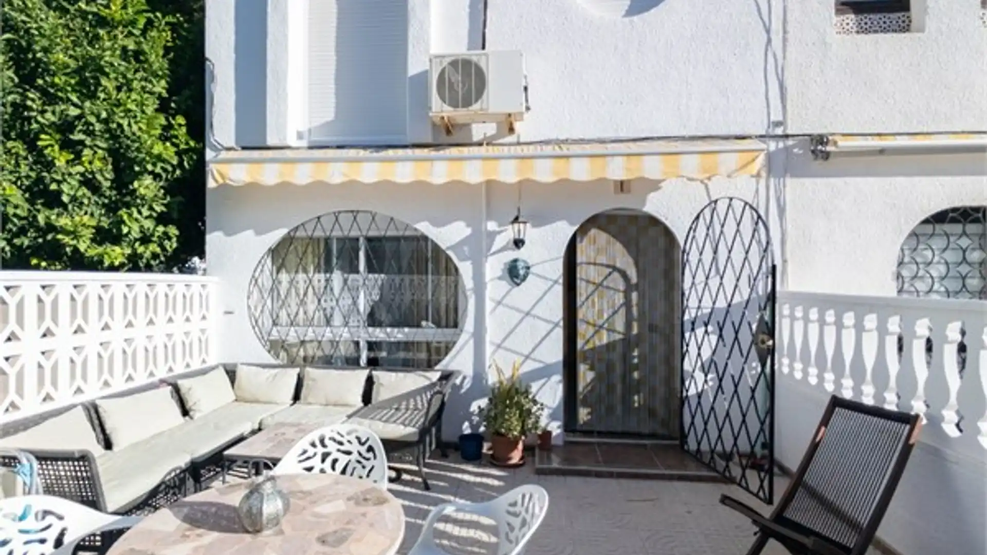 Einfamilien-Reihenhaus zur Miete in Carrer Pla de l'Amerador, Pueblo Español - Coveta Fumá