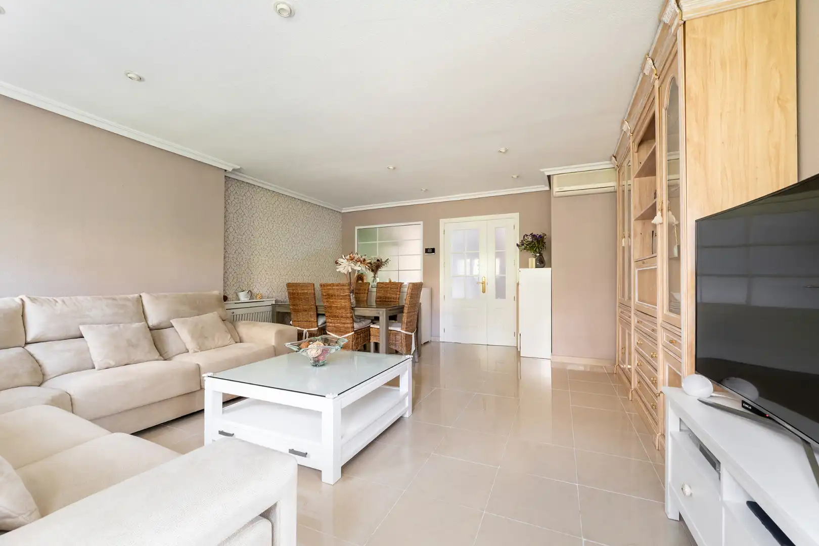 Wohnzimmer von Haus oder Chalet zum Verkauf in Pozuelo de Alarcón mit Klimaanlage, Heizung und Privatgarten