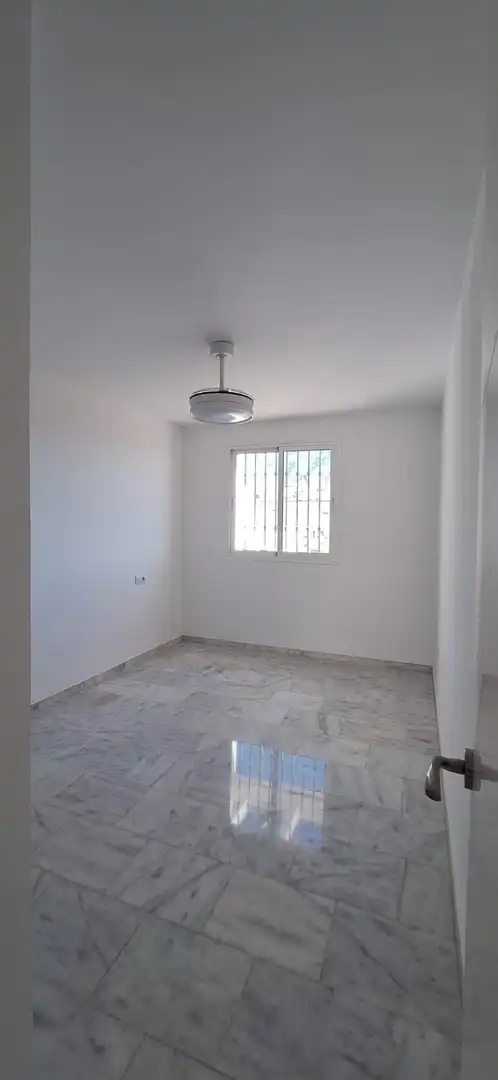 Dormitori de Casa adosada en venda en Benalmádena amb Aire condicionat, Jardí privat i Terrassa