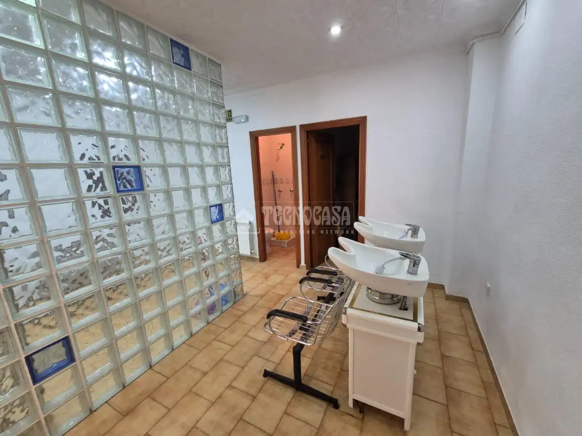 Baño de Local en venta en Sigüenza con Aire acondicionado y Calefacción