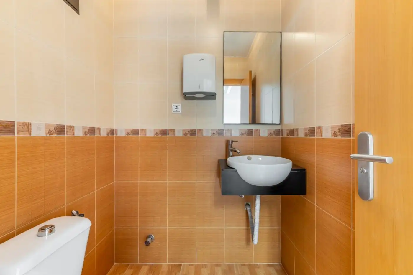Badezimmer von Büro zum Verkauf in Benidorm mit Klimaanlage, Heizung und Möbliert
