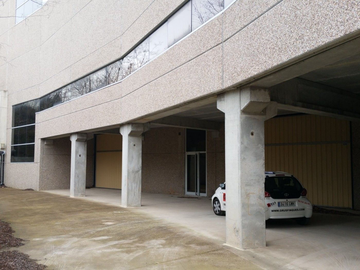 Exterior view of Industrial buildings for sale in Sabadell