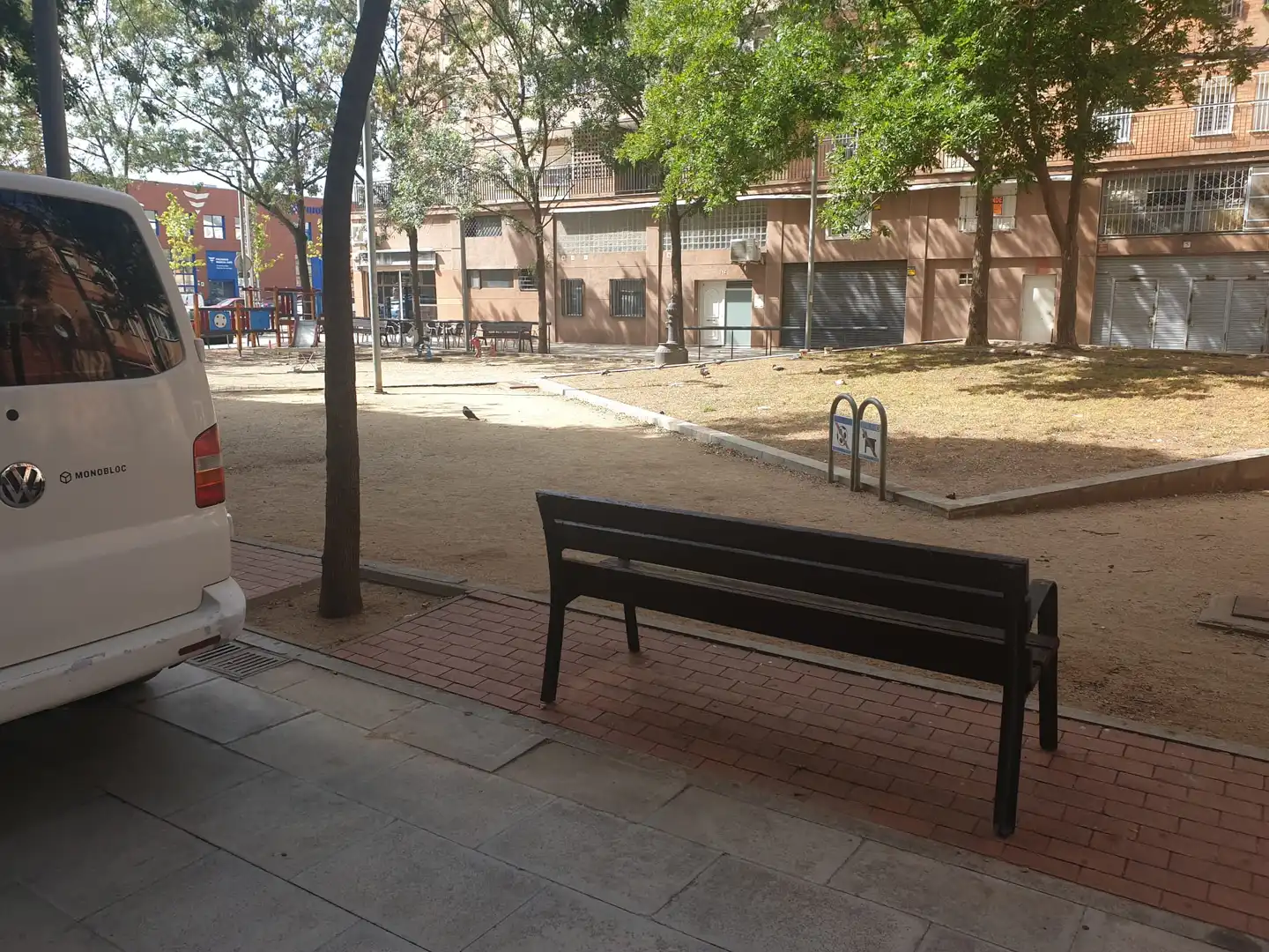 Vista exterior de Local en venta en Sant Boi de Llobregat
