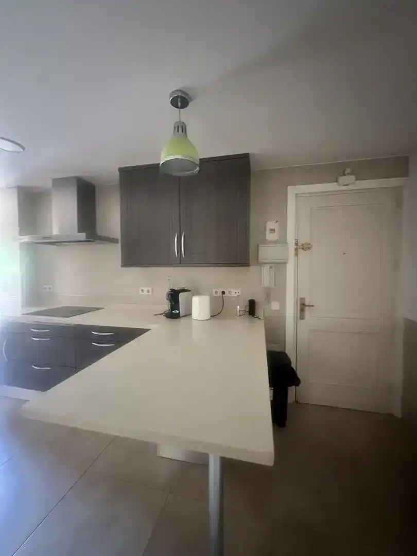 Cuina de Pis en venda en Las Rozas de Madrid amb Aire condicionat i Balcó