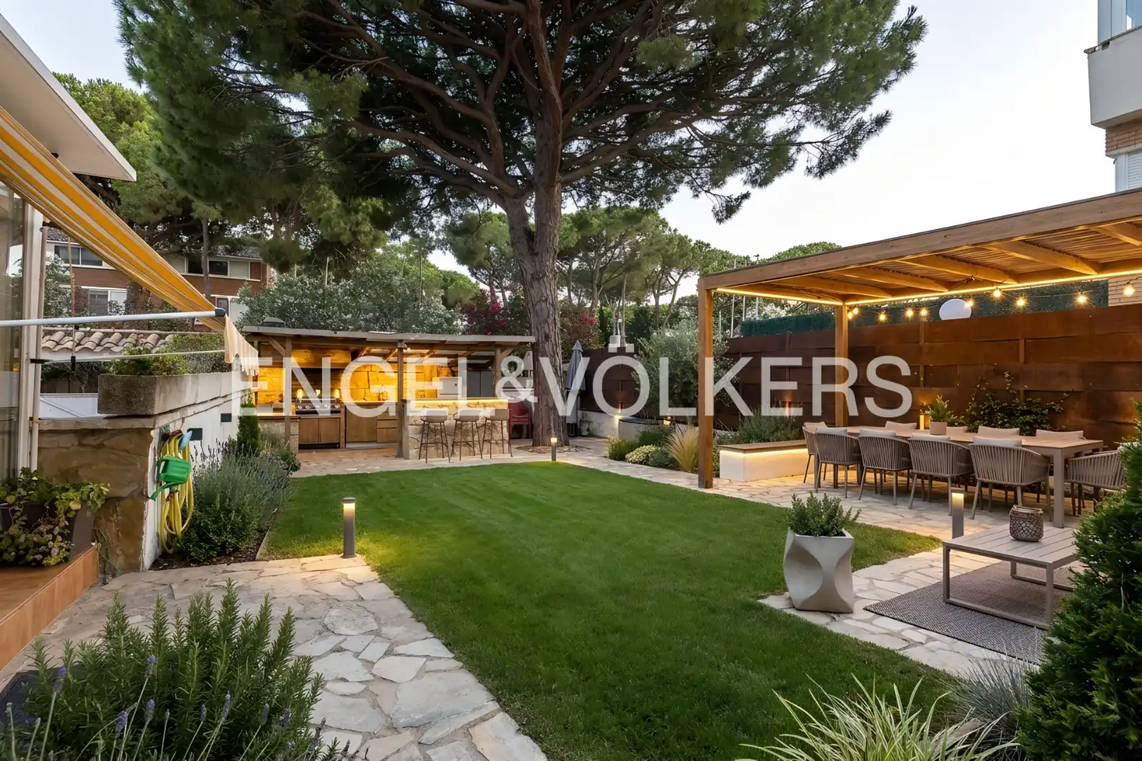 Terrassa de Casa o xalet en venda en Gavà amb Calefacció, Jardí privat i Terrassa