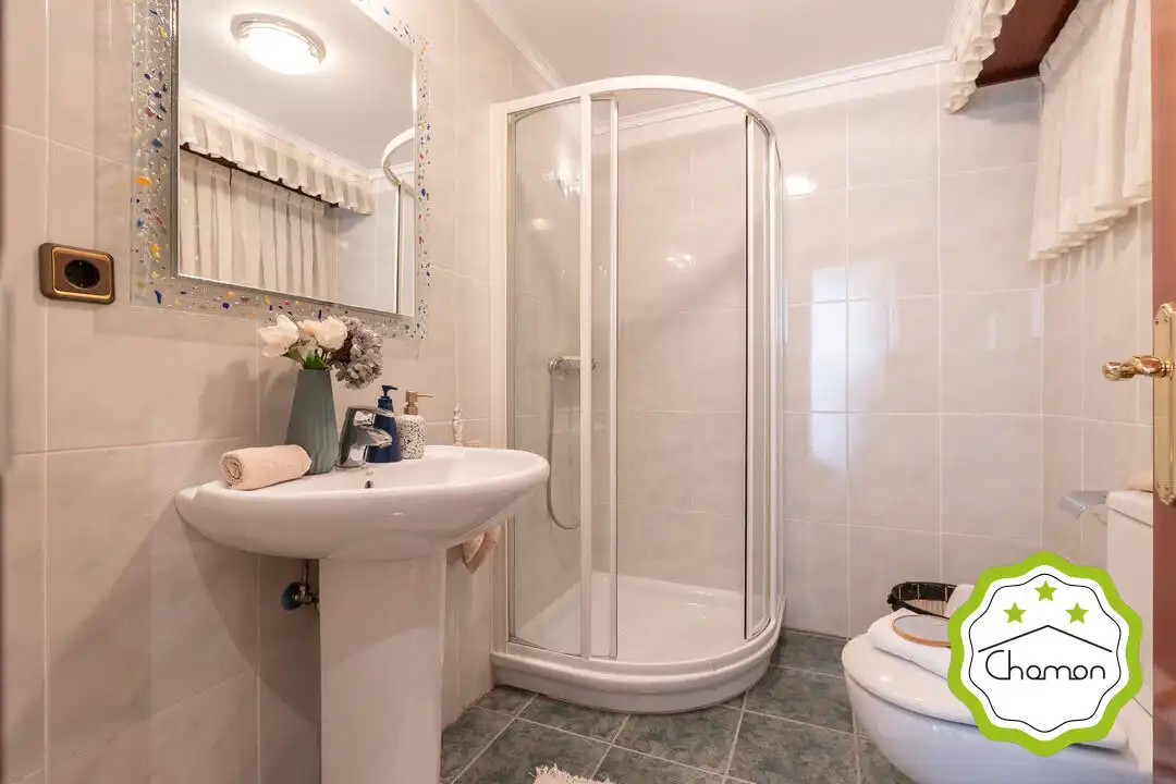 Baño de Piso en venta en Bilbao  con Calefacción y Balcón