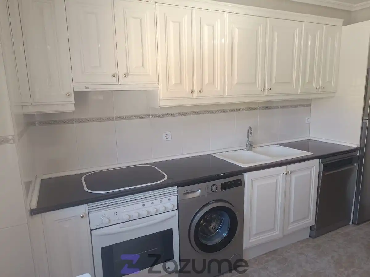 Cocina de Apartamento de alquiler en Ávila con Calefacción, Parquet y Terraza