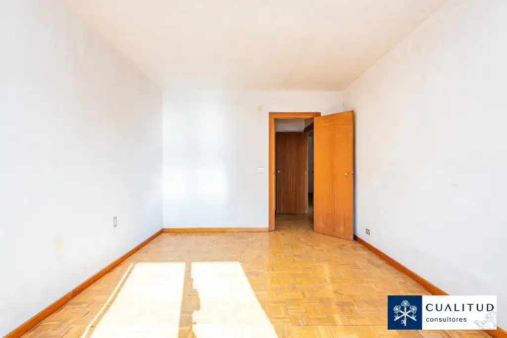 Habitación de Piso en venta en Castellón de la Plana / Castelló de la Plana con Balcón