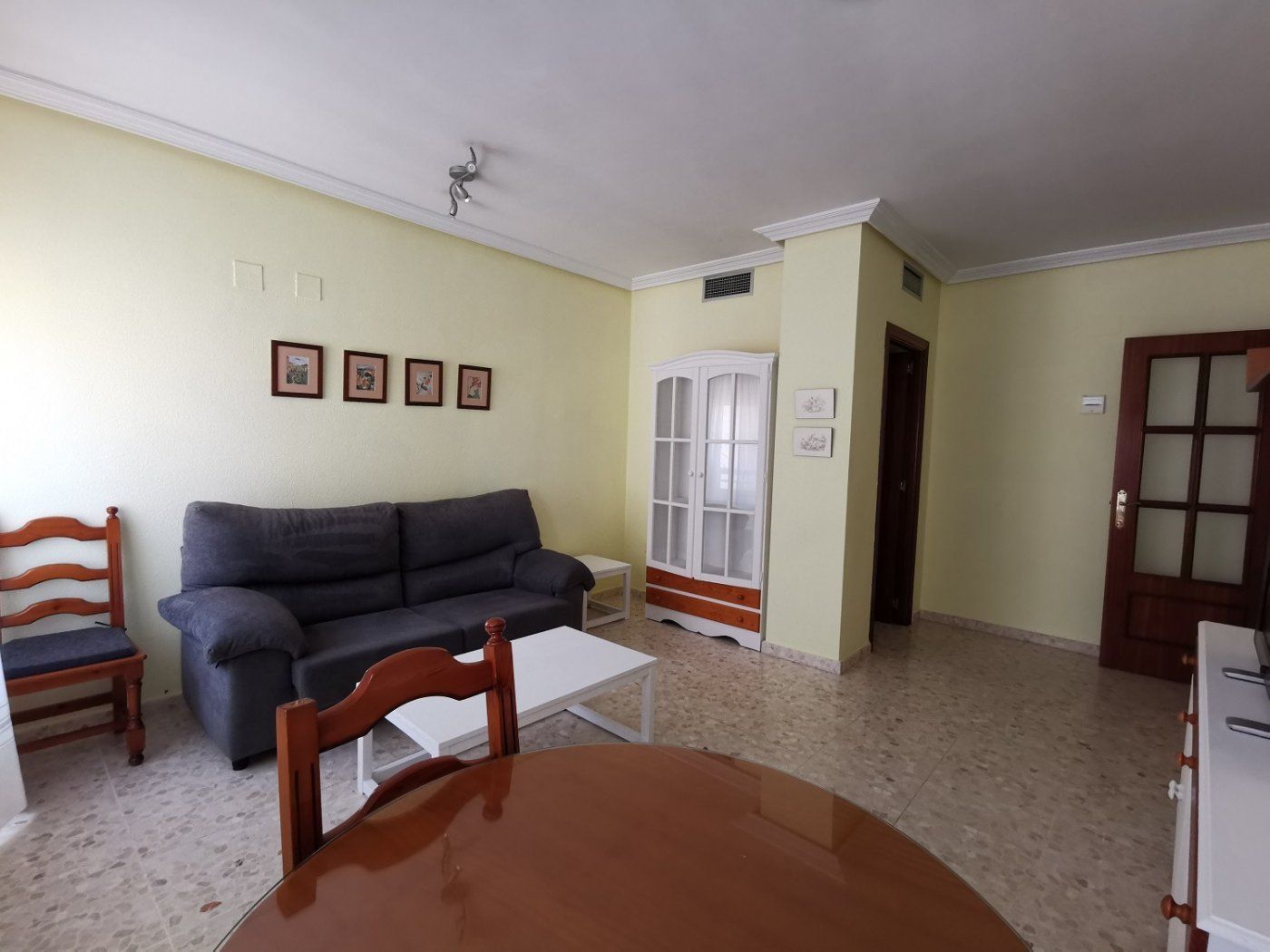 Sala d'estar de Apartament de lloguer en Badajoz Capital amb Aire condicionat i Calefacció