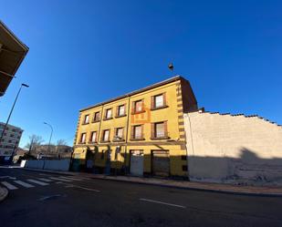 Exterior view of Building for sale in León Capital 