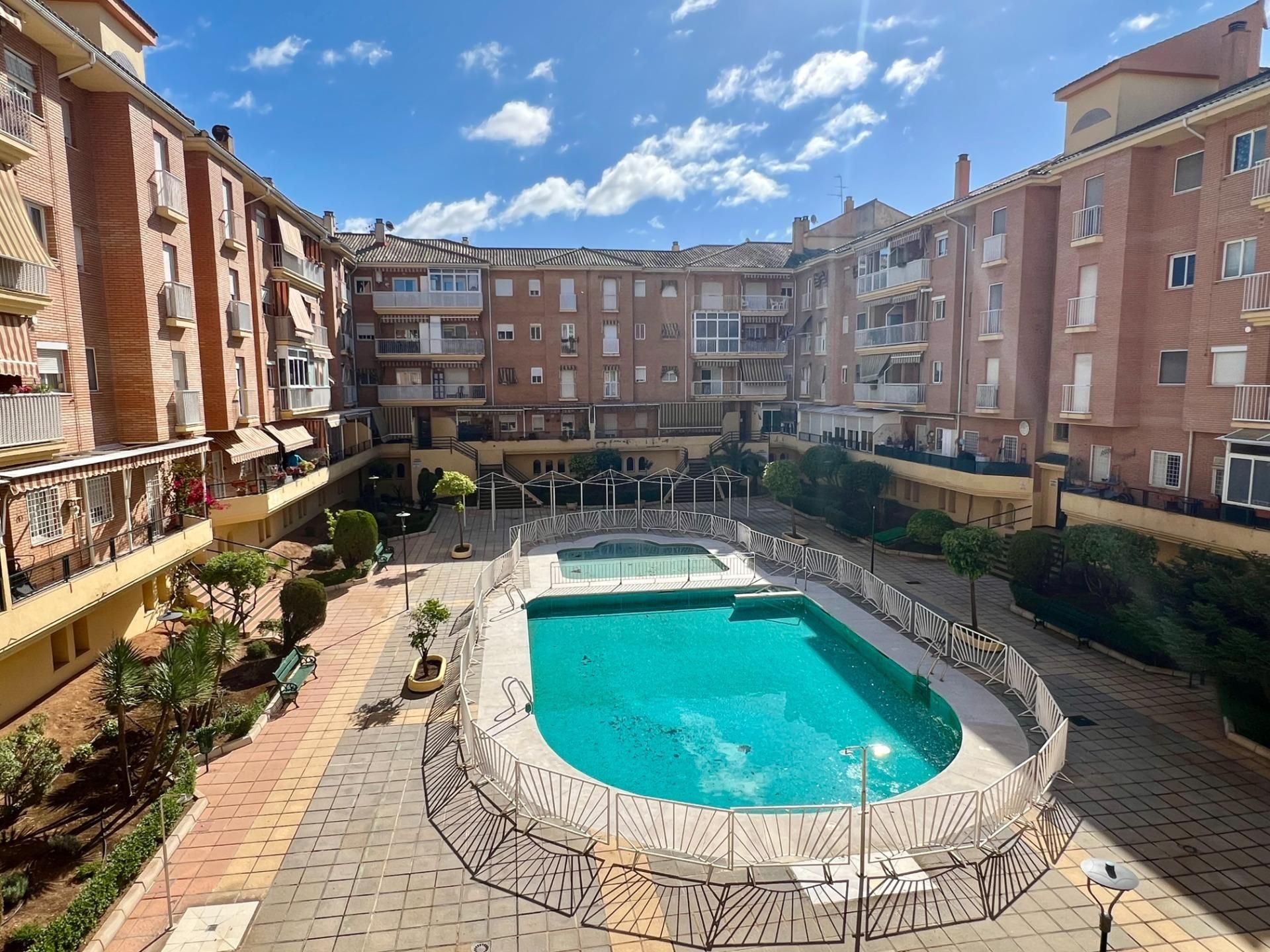 Vista exterior de Estudi de lloguer en  Córdoba Capital amb Jardí privat i Piscina comunitària