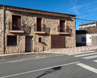 Vista exterior de Casa o xalet en venda en Valdeobispo amb Calefacció i Jardí privat