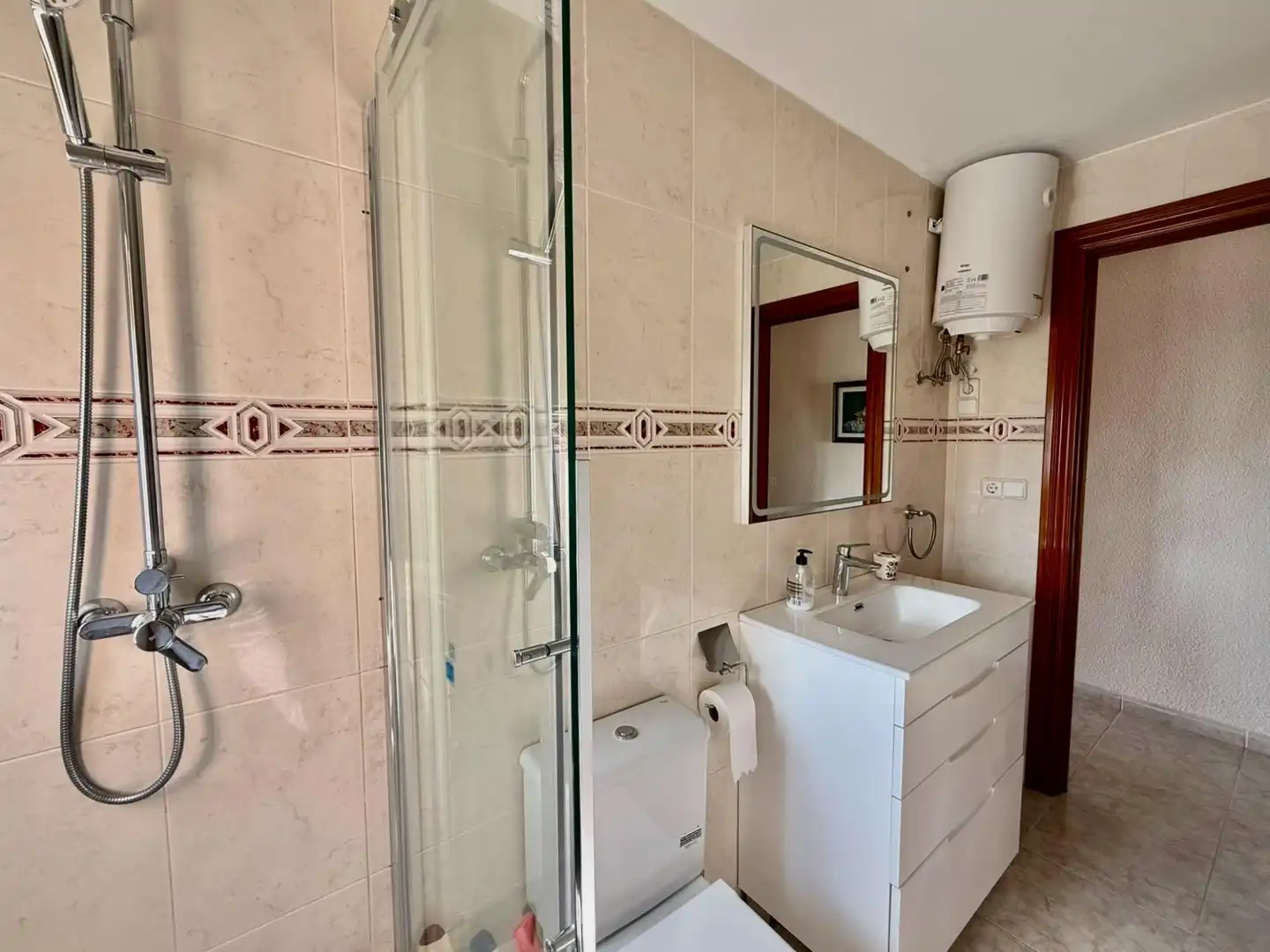 Bany de Apartament en venda en Benidorm amb Aire condicionat, Terrassa i Moblat