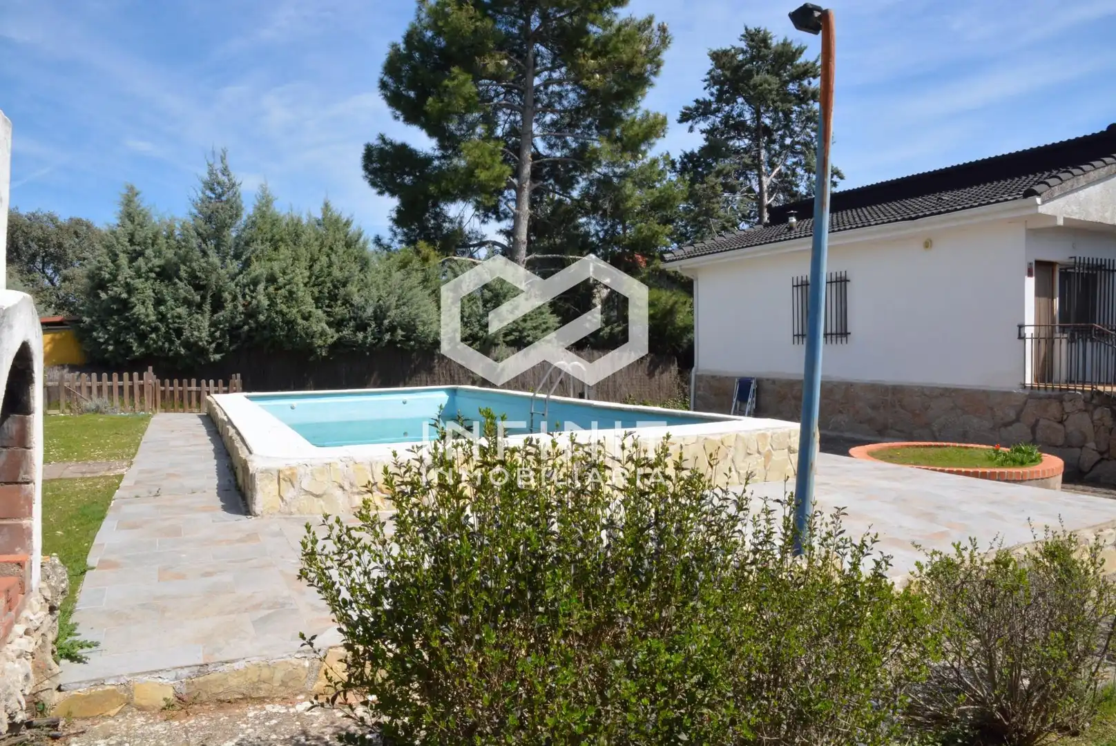 Piscina de Casa o chalet en venta en Valdeaveruelo con Calefacción, Jardín privado y Terraza