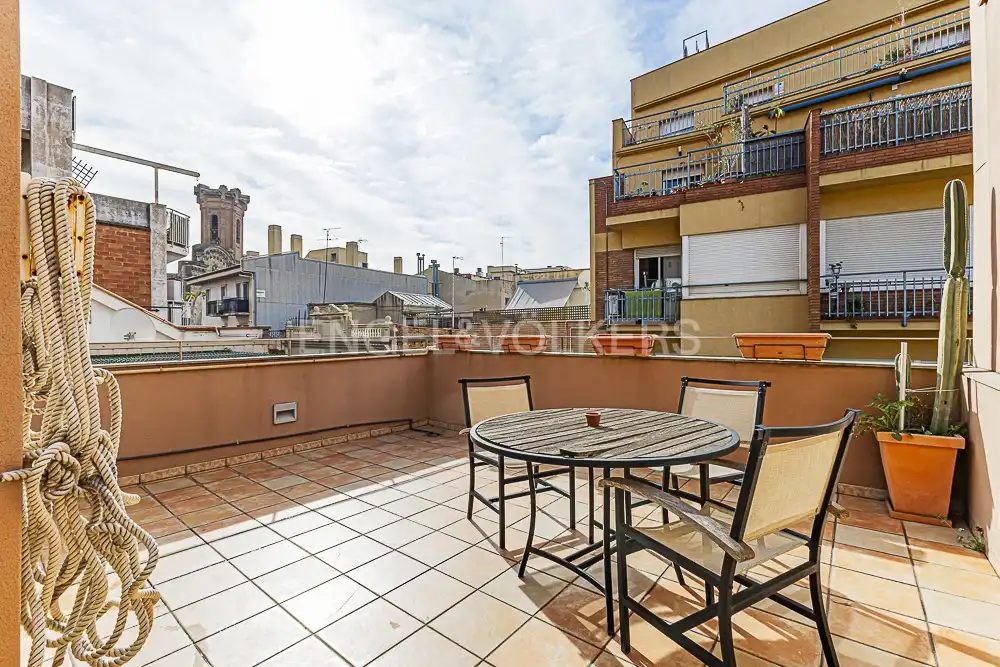 Terrassa de Casa adosada en venda en Barcelona amb Aire condicionat, Calefacció i Jardí privat