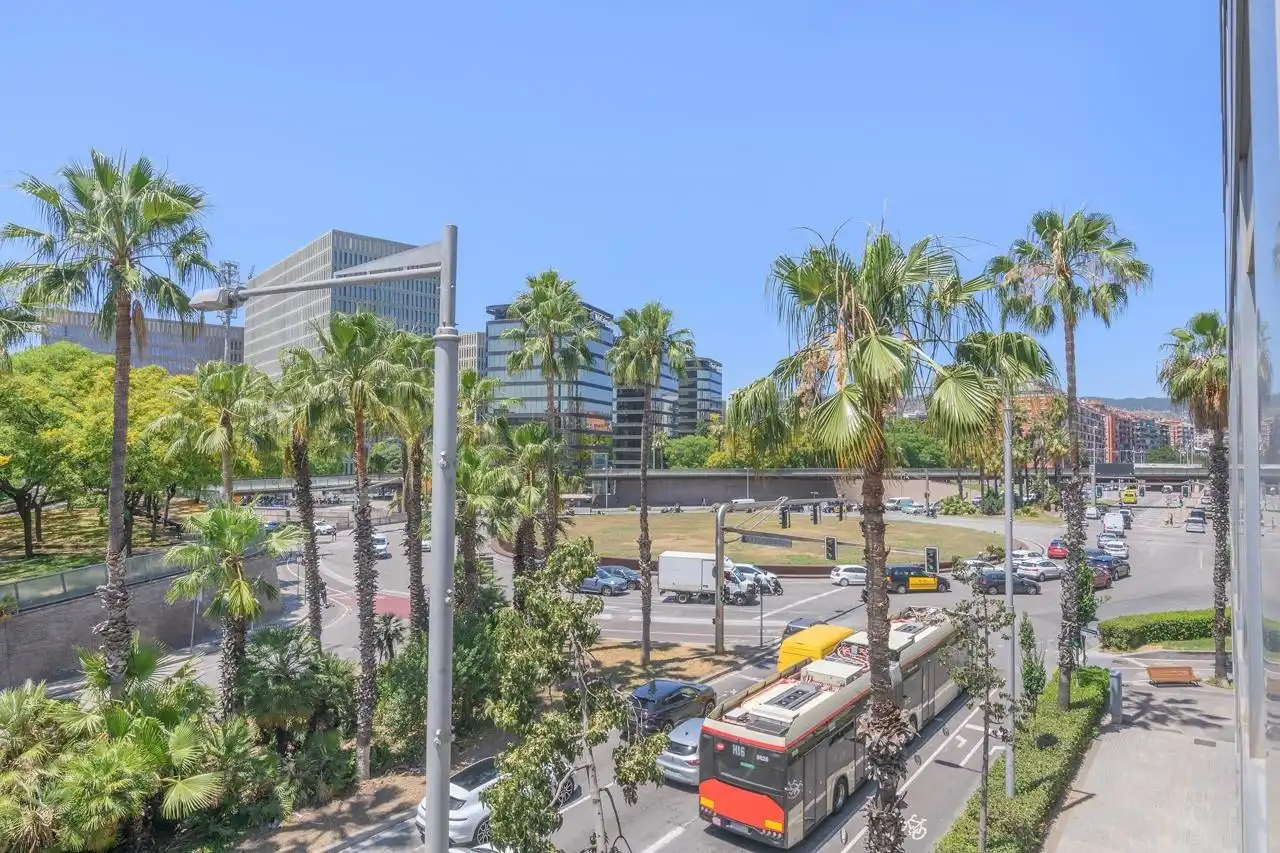Außenansicht von Wohnung zum Verkauf in Barcelona mit Klimaanlage, Heizung und Balkon