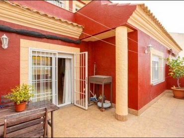 Casa aparellada en venda a MESEGUER