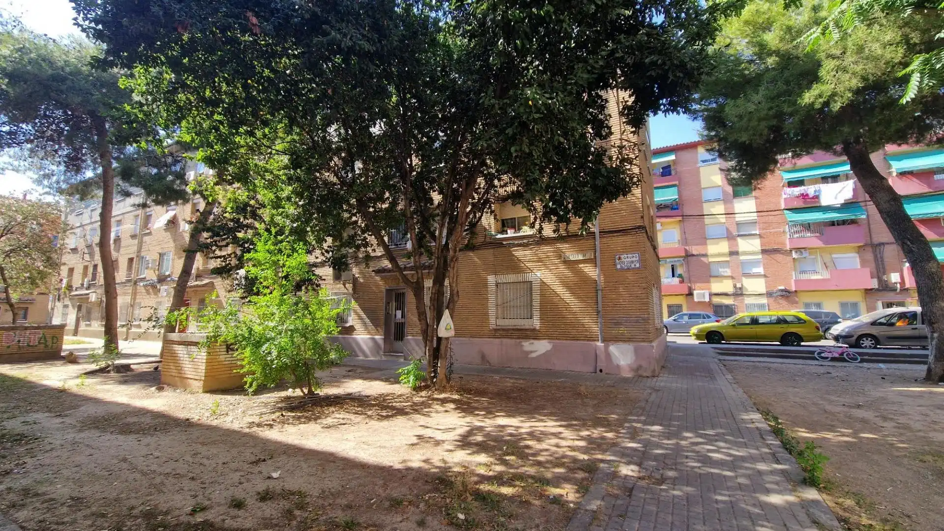 Exterior view of Flat for sale in Zaragoza  with Furnished
