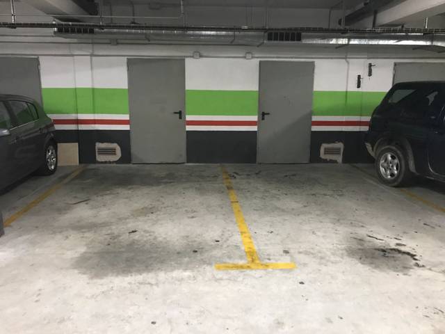 Garaje en Alquiler en Avinguda Camí dels Capellans, 32 en Ametllers - Poble-Sec