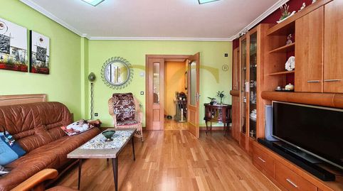 Foto 4 de Casa adosada en venta en Avenida de la Camocha, Vega, Gijón