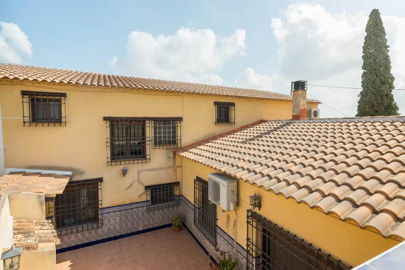 Vista exterior de Casa o xalet en venda en Murcia amb Aire condicionat i Balcó