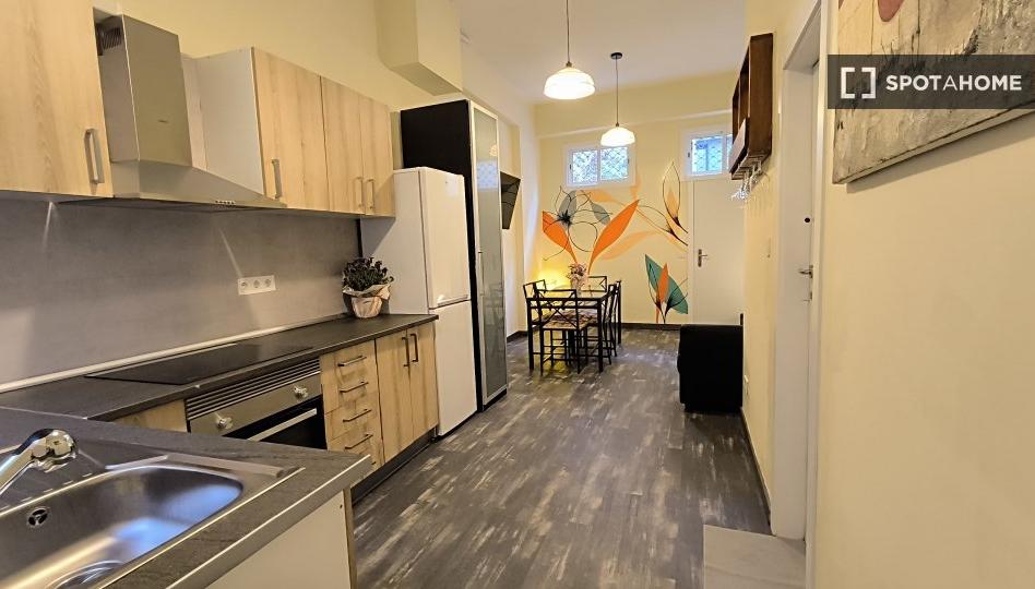 Photo 1 of Flat to rent in El Camp de l'Arpa del Clot, Barcelona