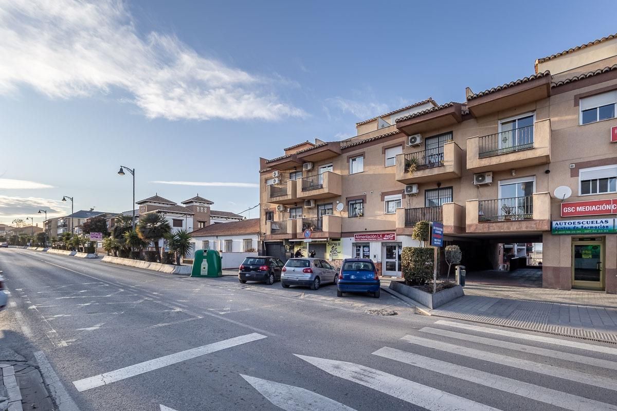 Vista exterior de Àtic en venda en Las Gabias amb Terrassa