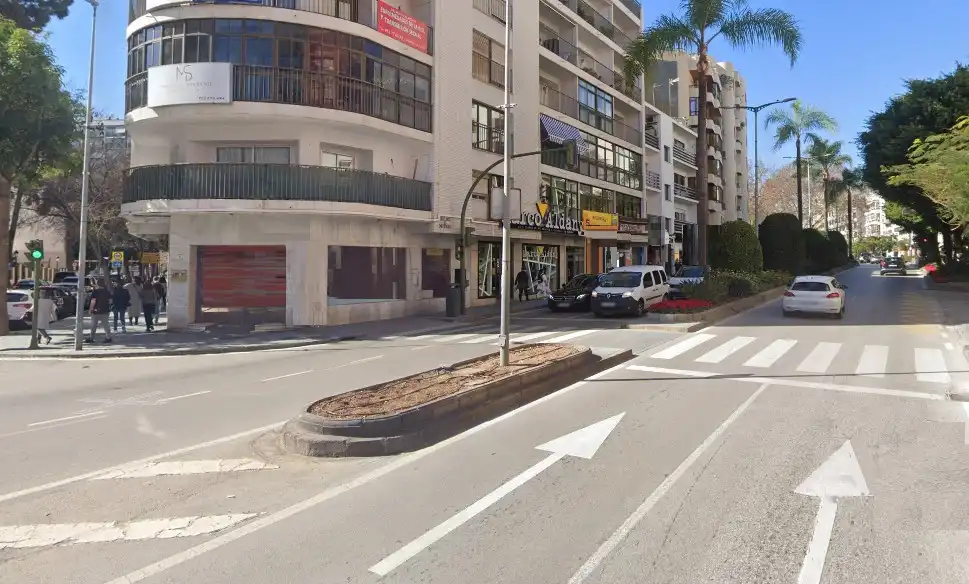 Local comercial en venda a Avenida Ramón y Cajal 10