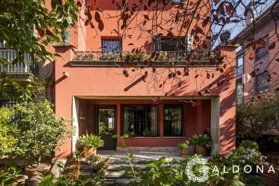 Vista exterior de Casa o xalet en venda en Donostia - San Sebastián  amb Calefacció, Jardí privat i Terrassa