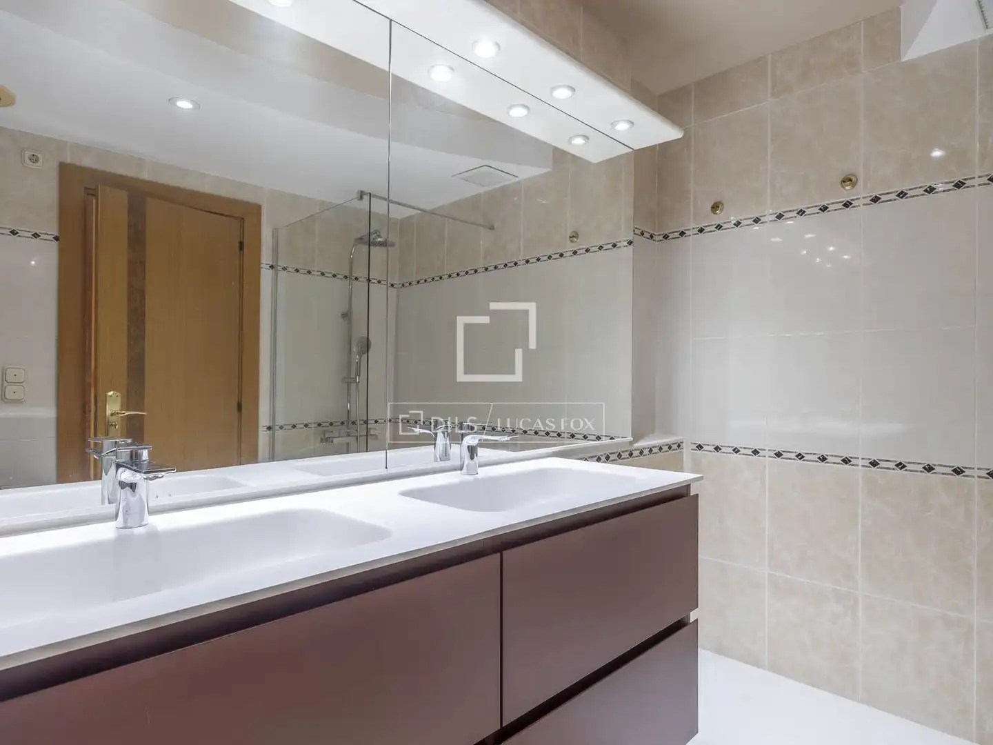 Badezimmer von Wohnung zur Miete in Gandesa mit Klimaanlage, Heizung und Privatgarten