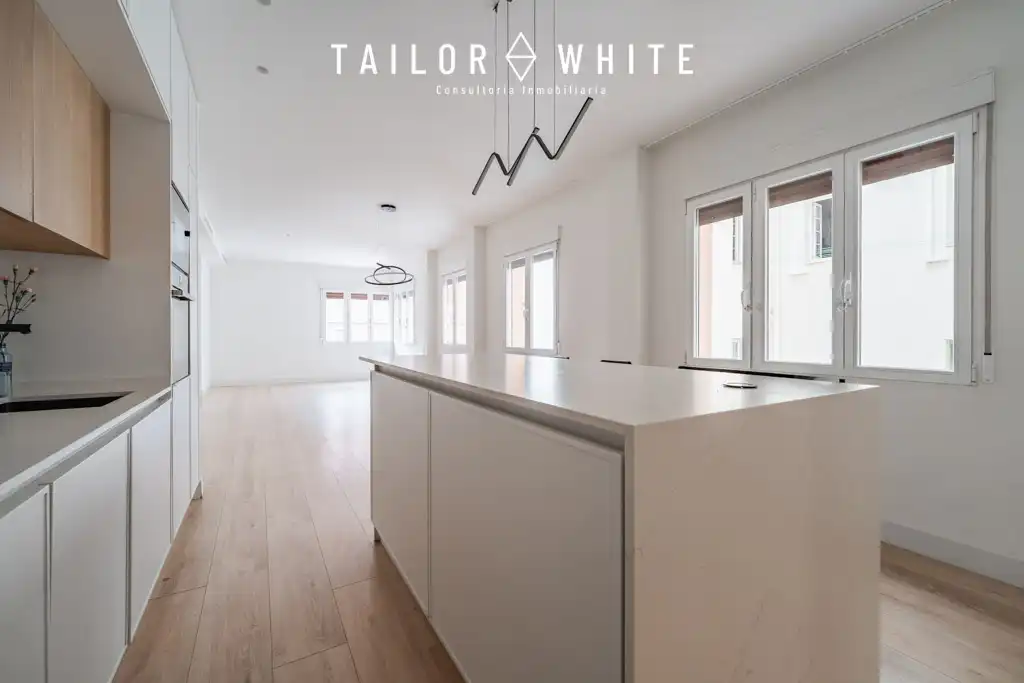 Wohnzimmer von Wohnung zur Miete in Madrid mit Klimaanlage, Heizung und Ofen