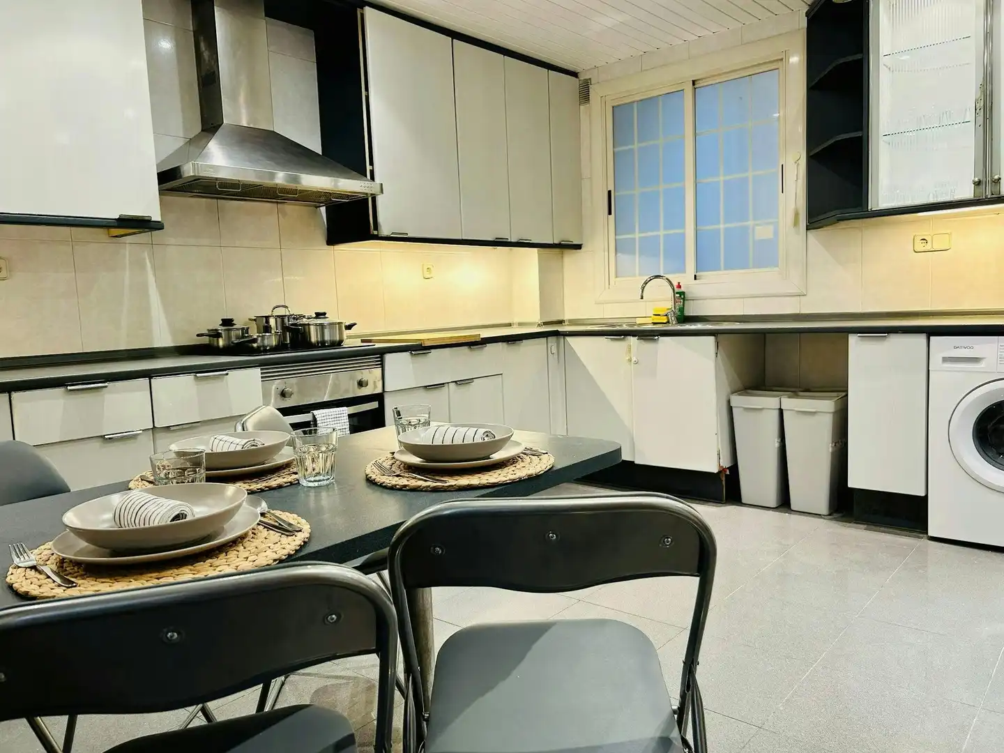 Kitchen of Flat for share in Barcelona  with Heating, Furnished and Washing machine