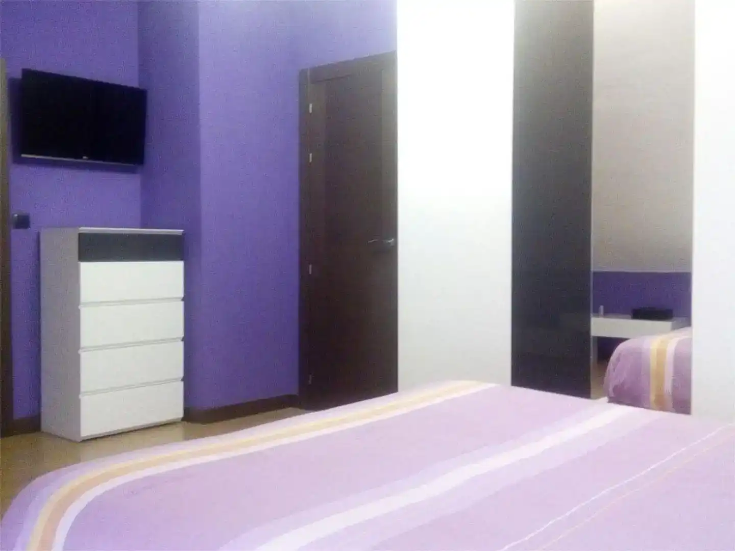 Schlafzimmer von Wohnung zur Miete in Torrelavega  mit Balkon