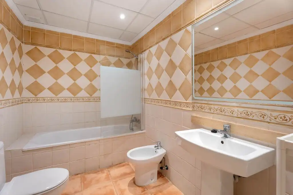 Bajo con piscina en venta en Elviria - Cabopino, imagen 16