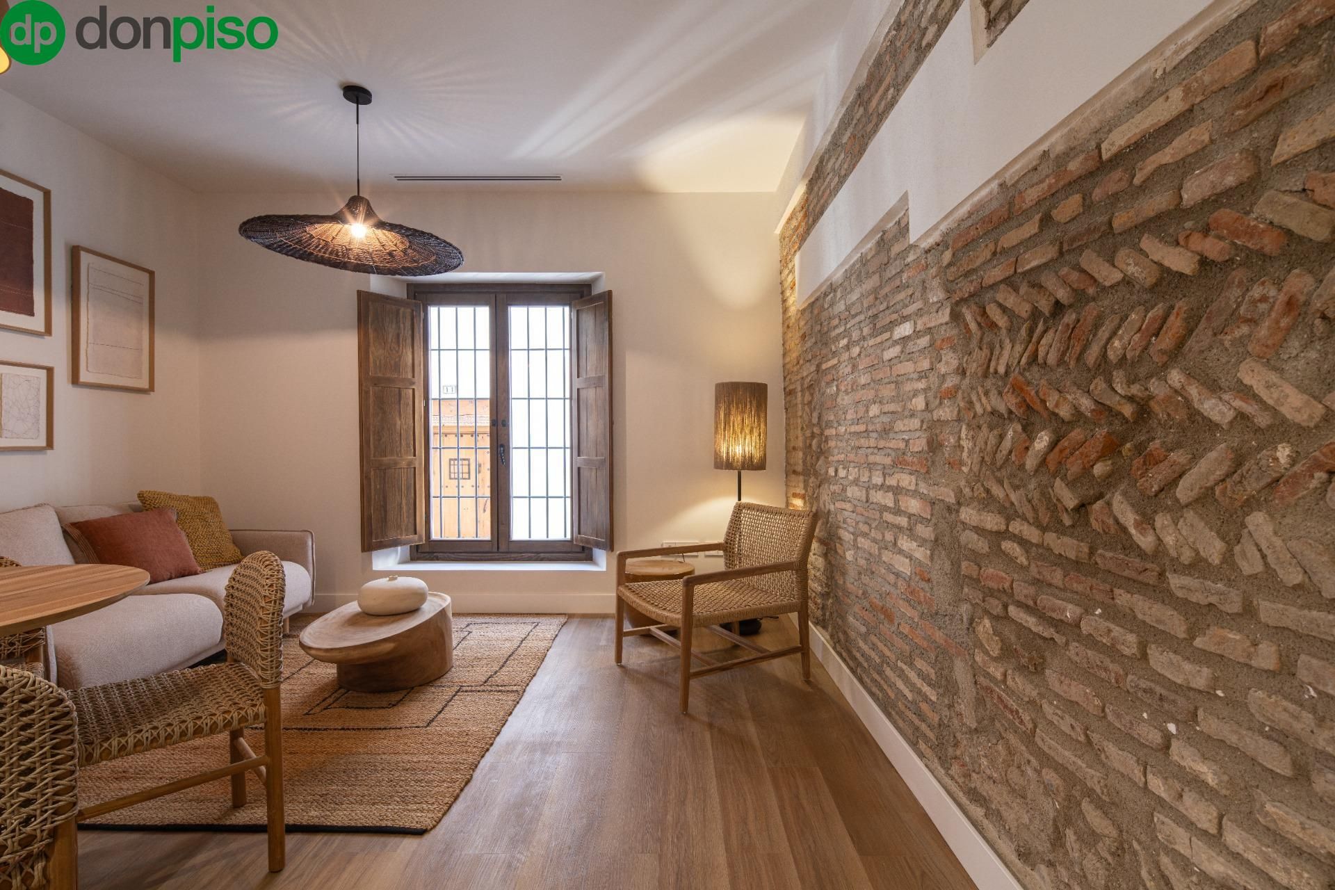 Living room of Flat for sale in  Granada Capital  with Air Conditioner