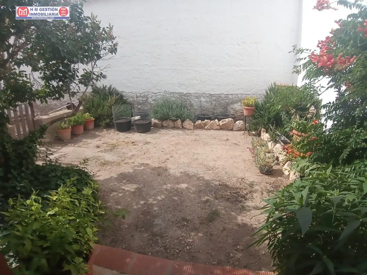 Jardí de Casa o xalet en venda en Arenales de San Gregorio amb Jardí privat, Terrassa i Moblat