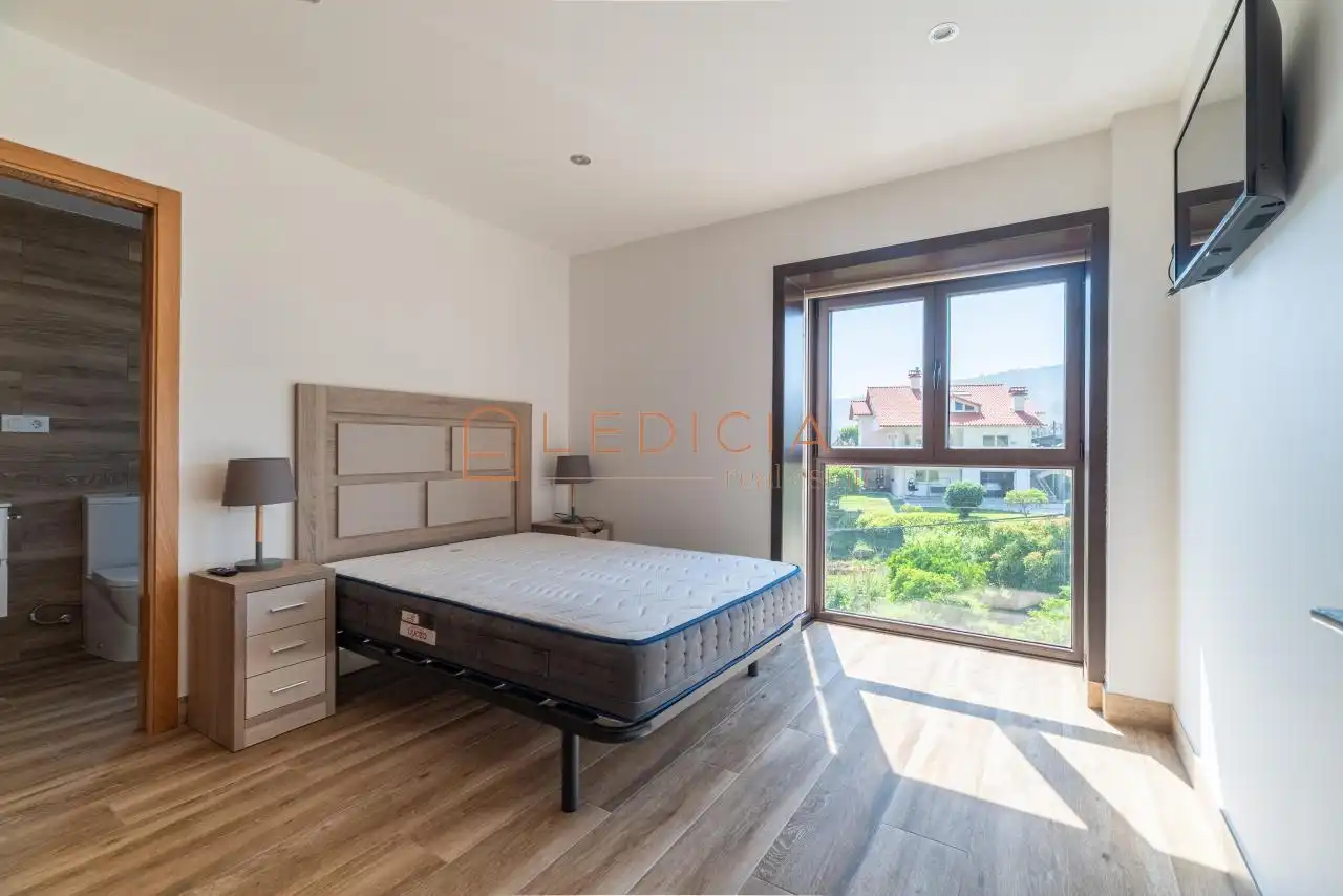 Bedroom of Houses for sale in Moaña  with Heating, Private garden and Swimming Pool
