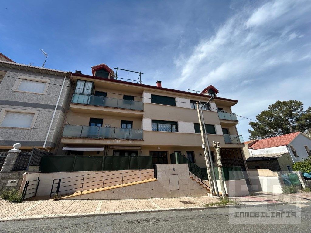 Exterior view of Flat for sale in Las Navas del Marqués 