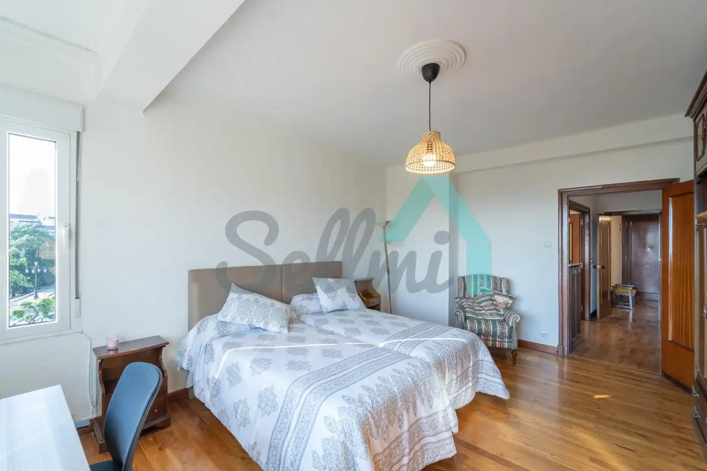 Schlafzimmer von Wohnung zur untervermieten in Oviedo  mit Heizung, Parkett und Möbliert