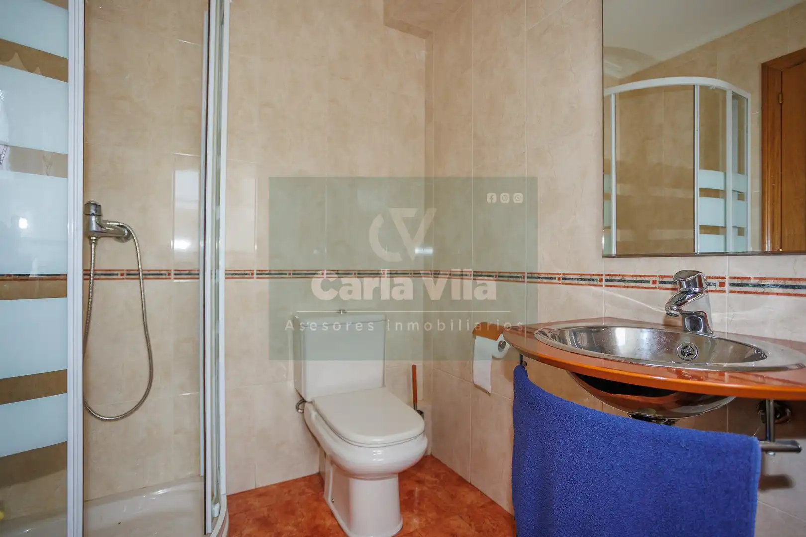 Bany de Finca rústica en venda en Lugo amb Jardí privat, Parquet i Terrassa