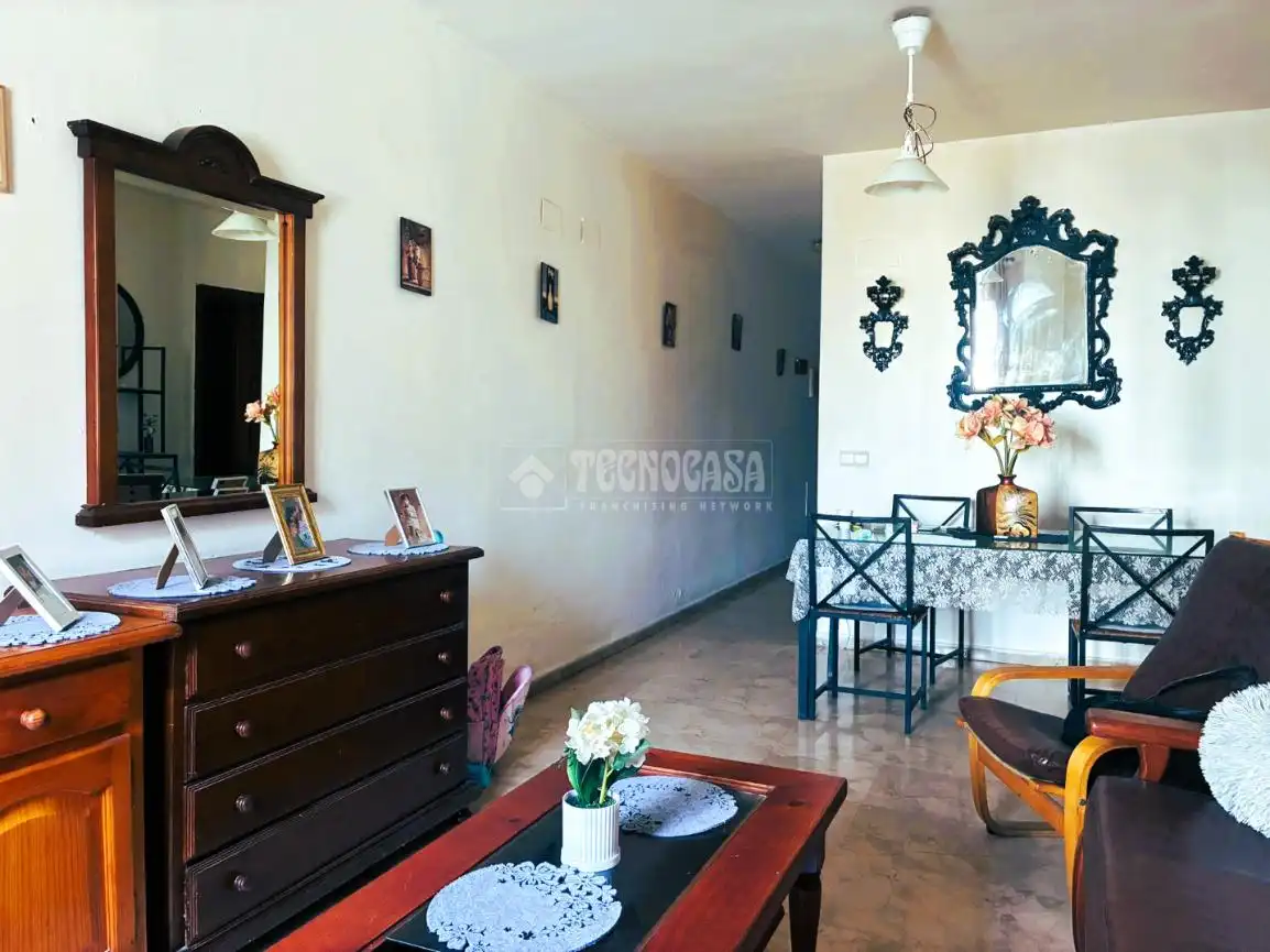 Piso en venta en Pilas