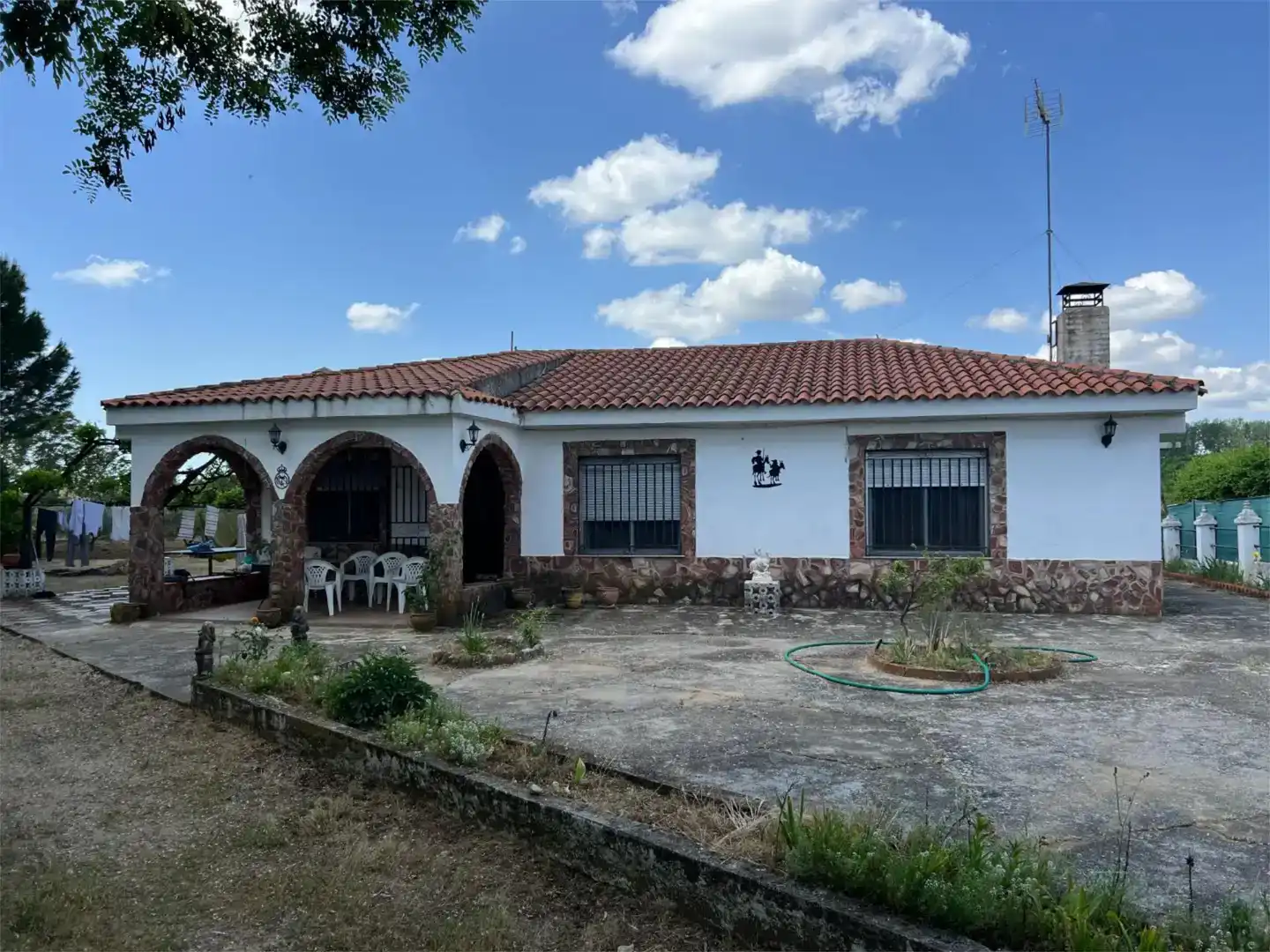 Vista exterior de Finca rústica en venda en Santa Cruz del Retamar amb Piscina