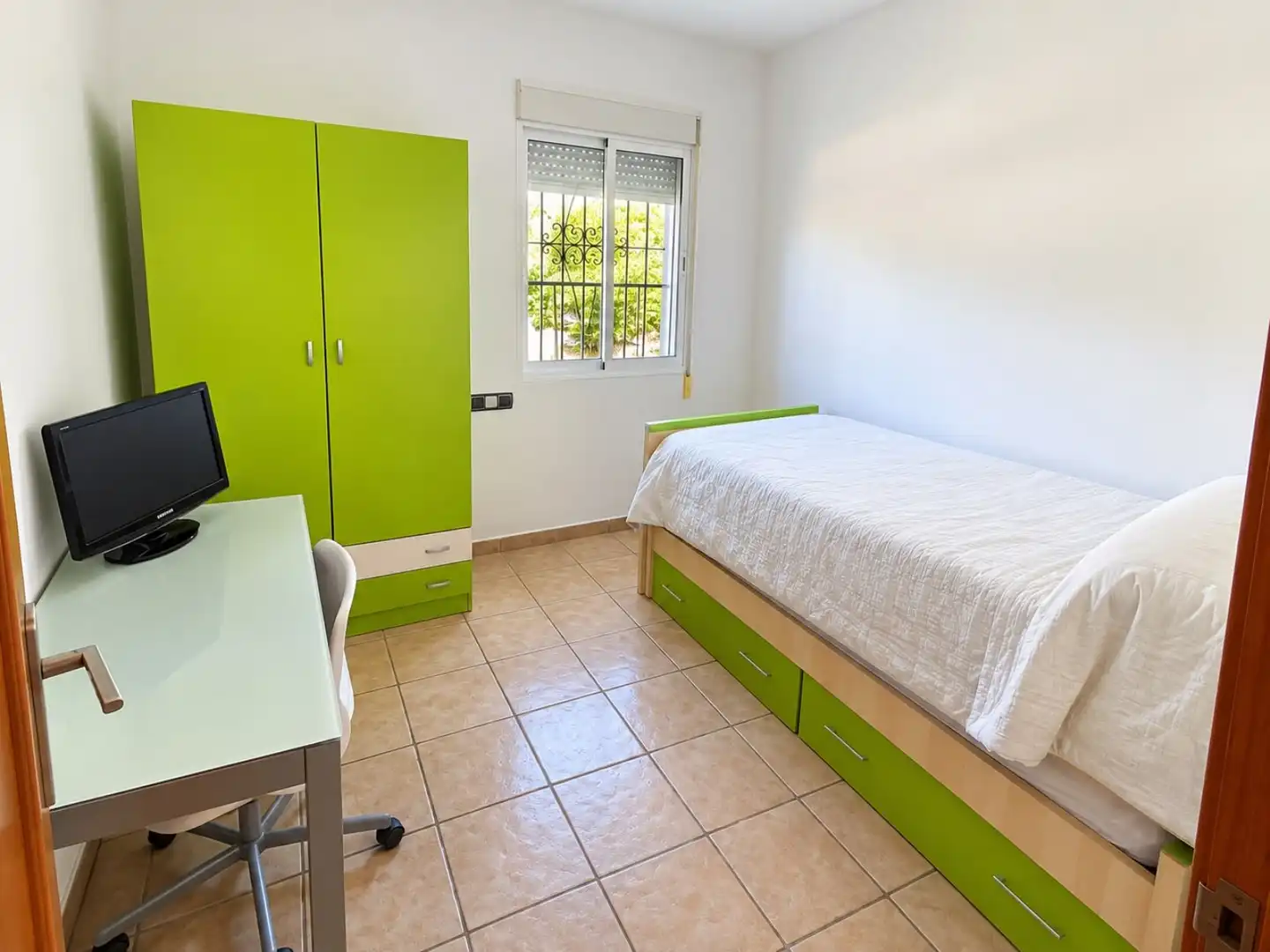 Habitación de Piso en venta en Málaga con Aire acondicionado