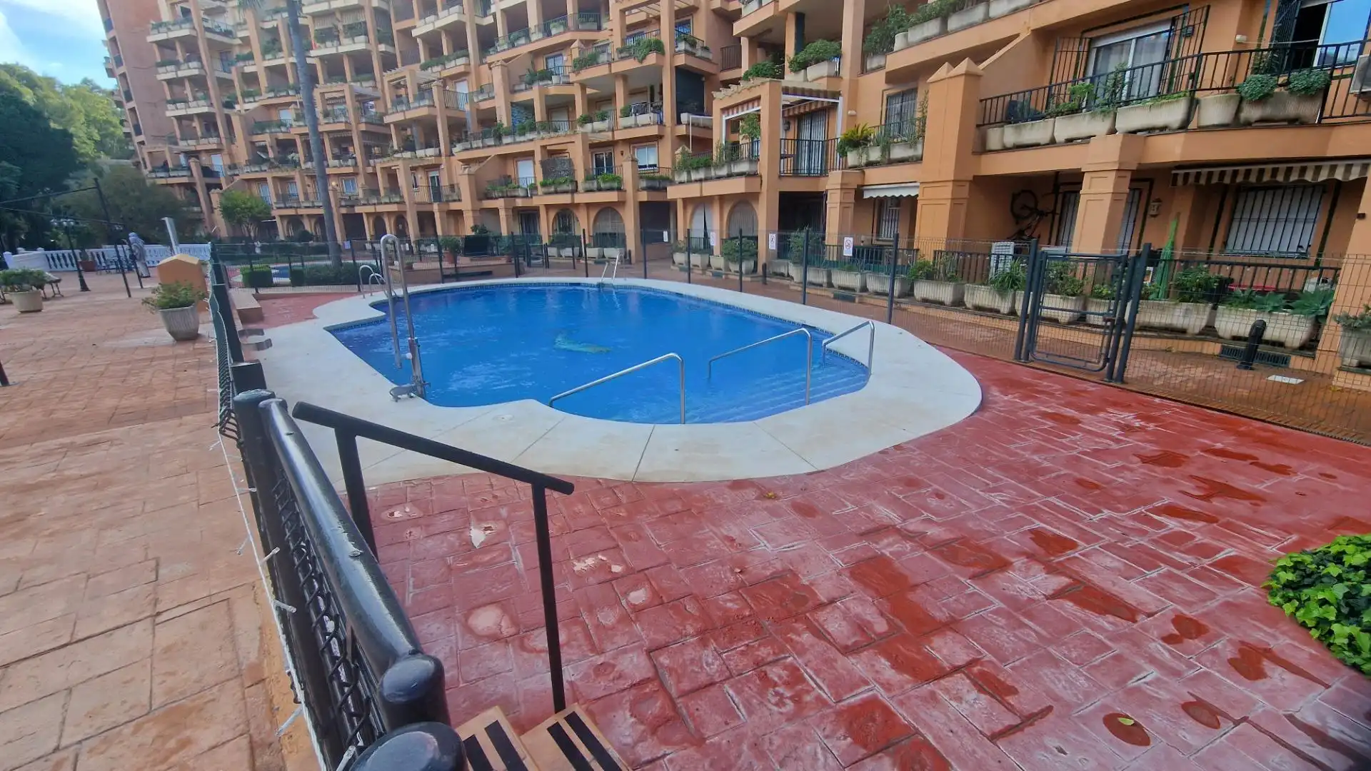 Piscina de Àtic en venda en Fuengirola amb Aire condicionat, Calefacció i Jardí privat