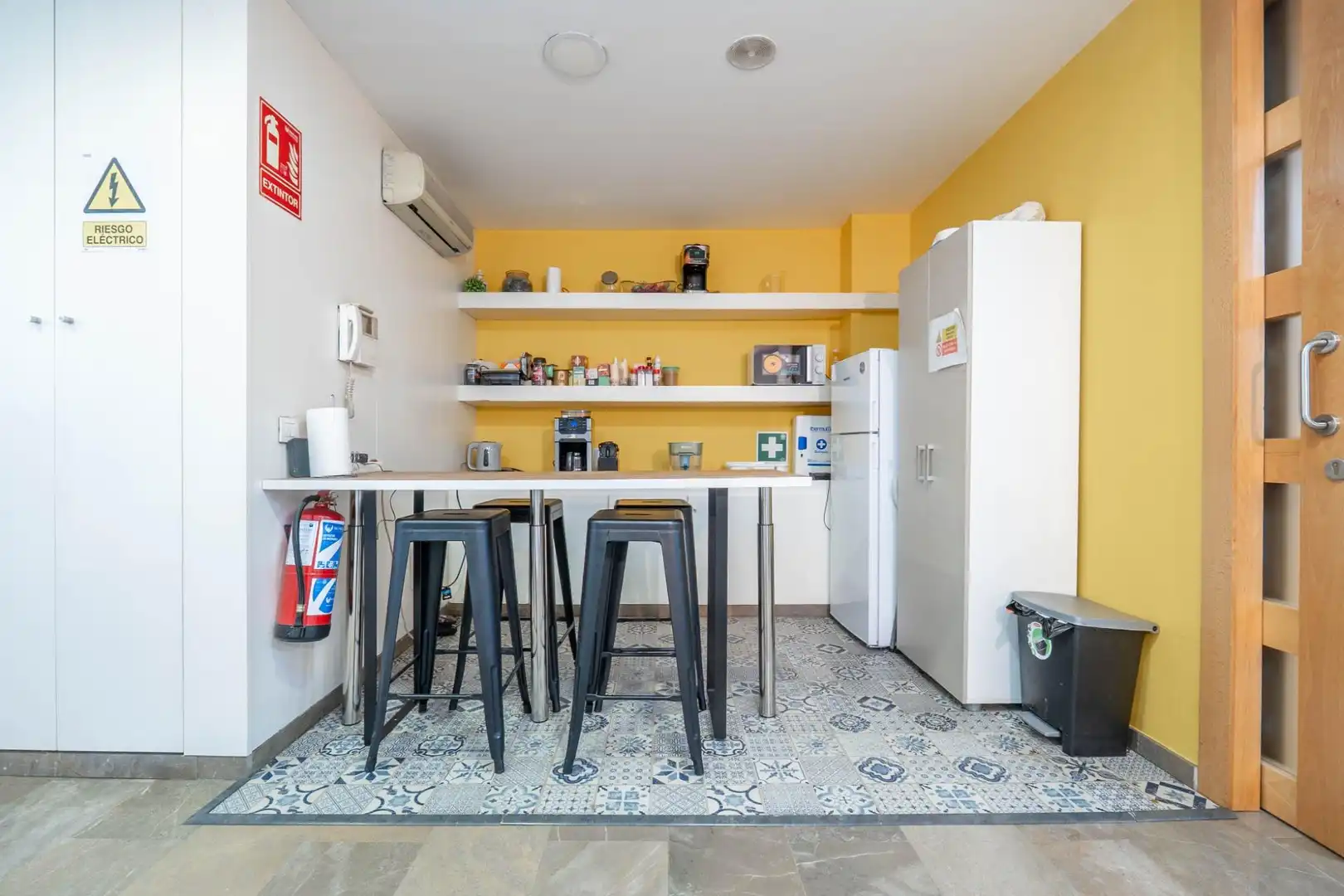 Kitchen of Buildings for sale in Granada
