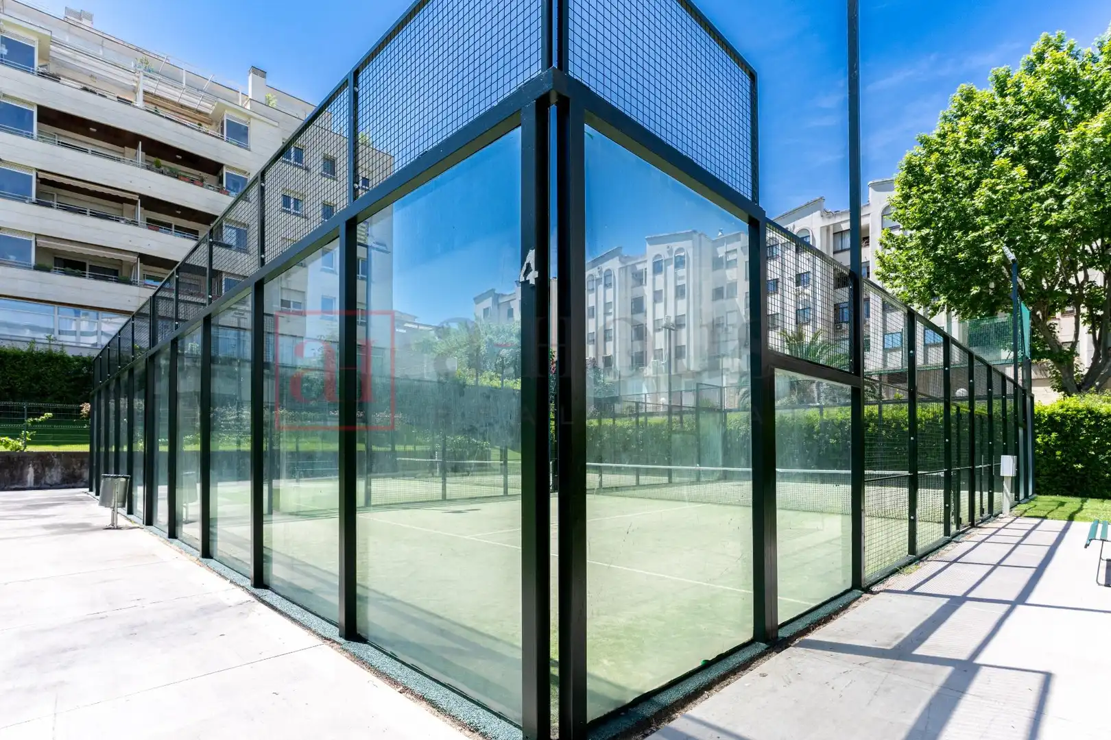 Außenansicht von Wohnung zum Verkauf in Madrid mit Klimaanlage, Heizung und Privatgarten