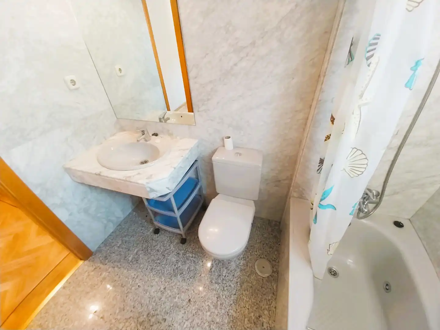Badezimmer von Wohnung zur Miete in Madrid mit Klimaanlage, Heizung und Parkett